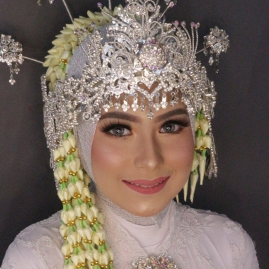 DVH Makeup Artist