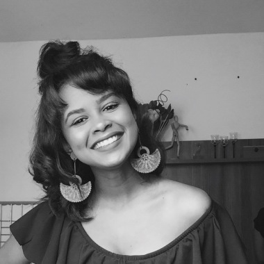 Alice professora de corte, modelagem e costura