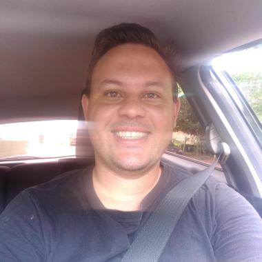 Elvis Montador