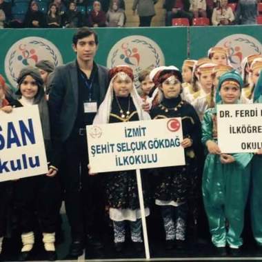 Halk Oyunları Eğitmeni