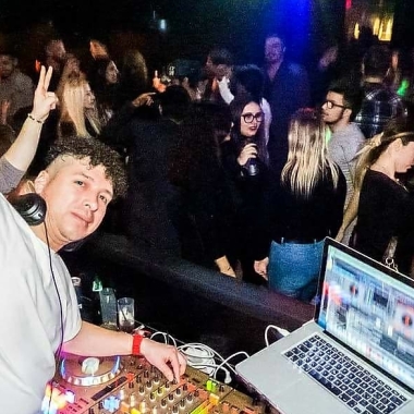 Dj willow lavoe 100% latino