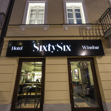 Hotel SixtySix i Restauracja Mood