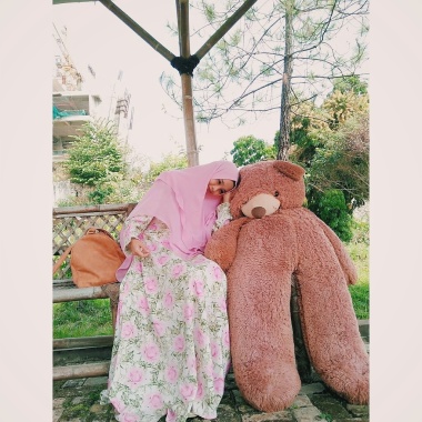 Model hijab