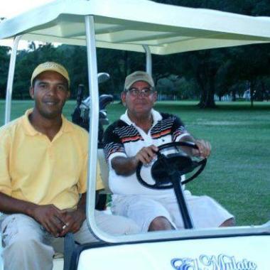Henry mijares, caddie profesional.