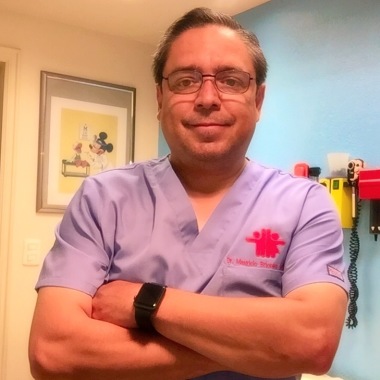 DR. MAURICIO BRIONES CARRANZA (PEDIATRA)