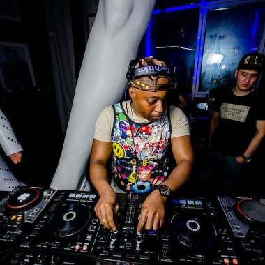 DJ HILARY Funk Soul Recording studio