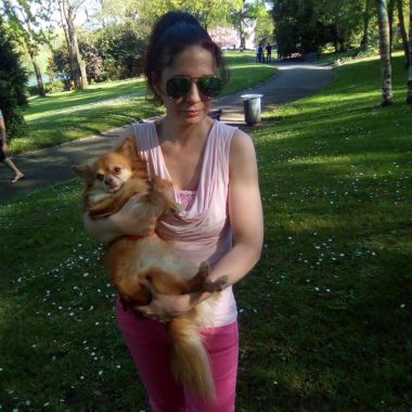 Coralie, éducatrice comportementaliste canin