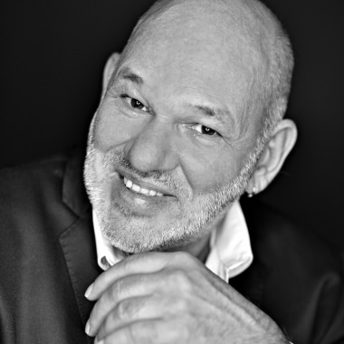 "Der Klavierstimmer"  - Georg Schroeter