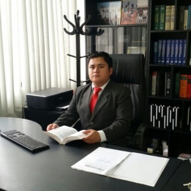 Abogado Julián Mejía
