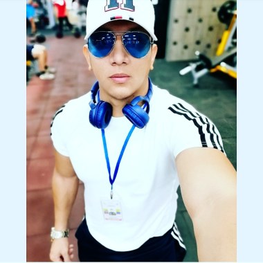 Khris trainer