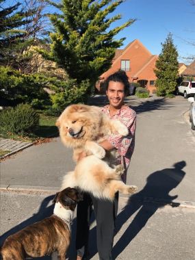 Alexis Calderon. paseador de perros