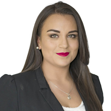 Karina Yanez makeup artist