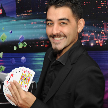 Frank Veyrine Magicien illusionniste 