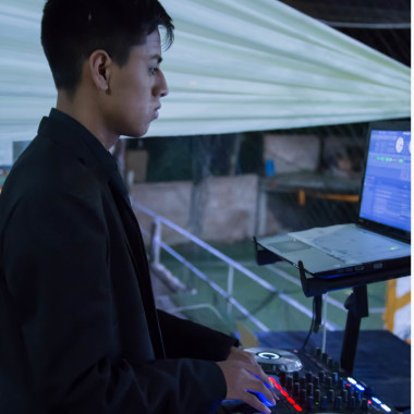 DJ Andy Gutiérrez
