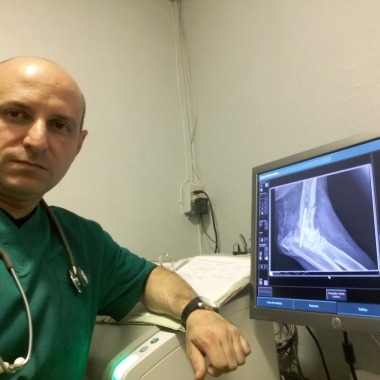 Dr. Edgar Caceres