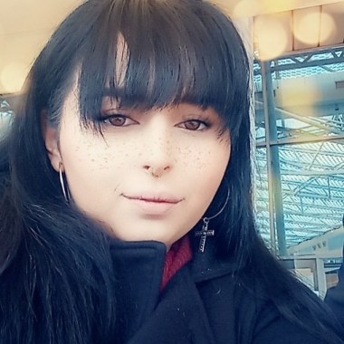 Hairstyle and makeup