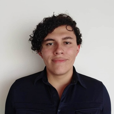 Biólogo, tutor.