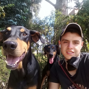 Paseador y adiestrador canino (cinomanía Zipaquirá)
