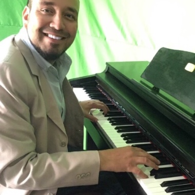 Piano en Vivo para eventos especiales, Cócteles y Conciertos