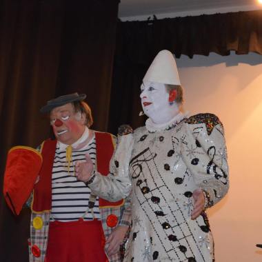 Les MARCHELLOS clowns Parodistes et Musicaux