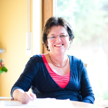 Liz Jolliffe Languages