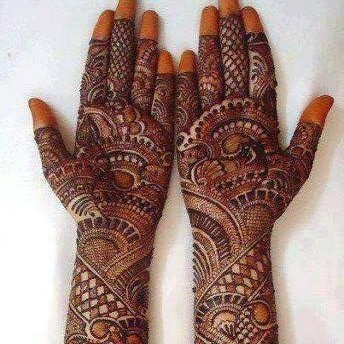 Puja mehandi artist