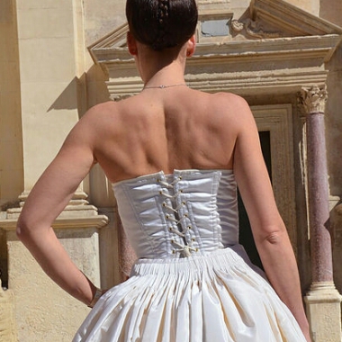 Robe de mariée, tenue de coktail, cortèges, gilet de marié