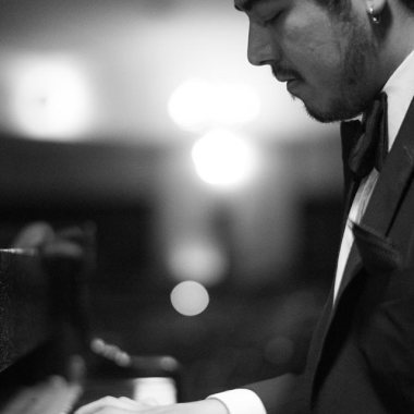 PIANISTA Y SONIDISTA - PROFESOR DE PIANO, ARMONÍA Y TEORÍA MUSICAL