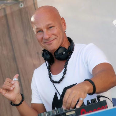 Dj Master B