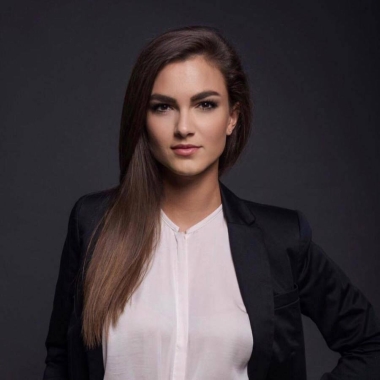 Zsanett Barta