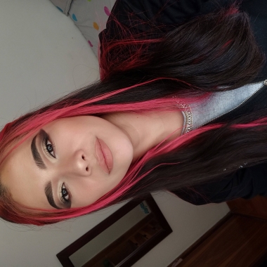 Milania-Makeup