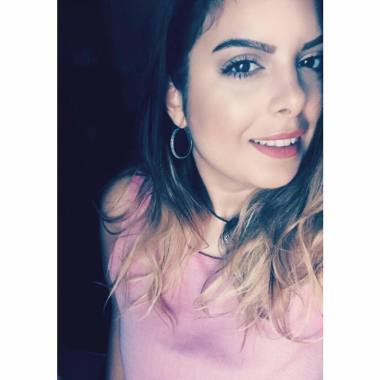 Freelance Make up artist