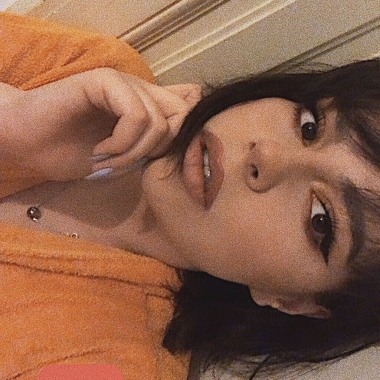 Makeup artist