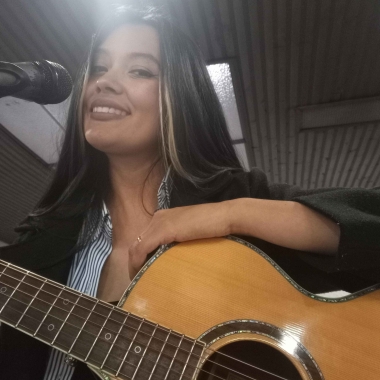 Aura Echeverry Cantante