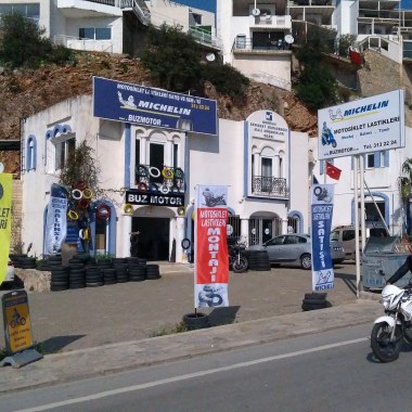 Buz Motor Bodrum Motosiklet Lastikleri Servisi