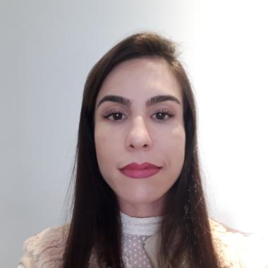 Médica dermatologista