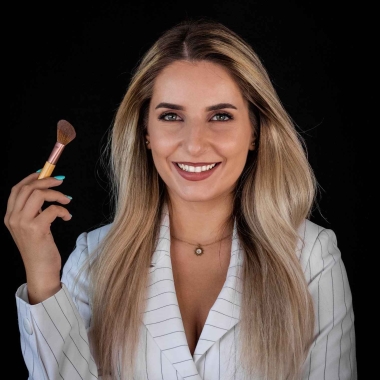 Alina Muresan Make-Up Artist