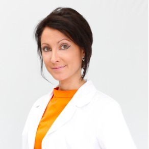 Dr. Becker Anouk
