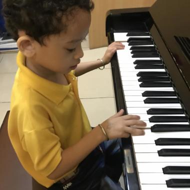 Batam Piano