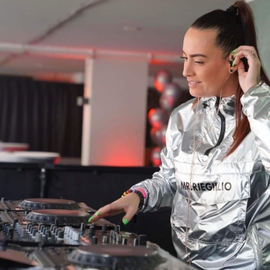 Charlie Lima (allround female dj)