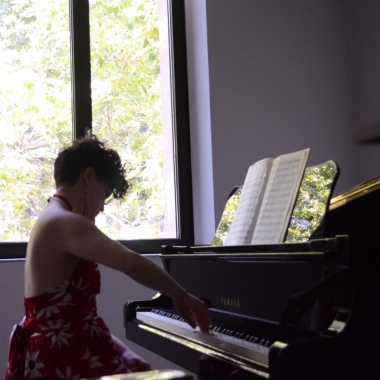 Profesora de piano y lenguaje musical