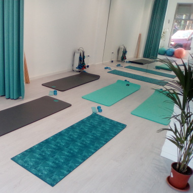 CLASES DE PILATES Y YOGA
