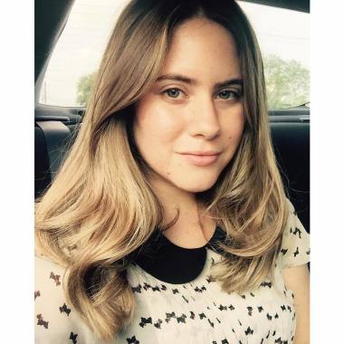Sabeth De La Vega (niñera y clases particulares)