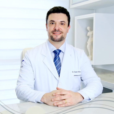 Dr. Daniel Ribeiro Lopes - Cirurgião Plástico - Passo Fundo