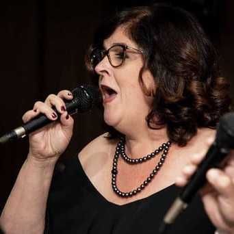 AULA DE TÉCNICA VOCAL: CANTO POPULAR, LÍRICO E VOCAL COACHING EM BELO HORIZONTE/MG