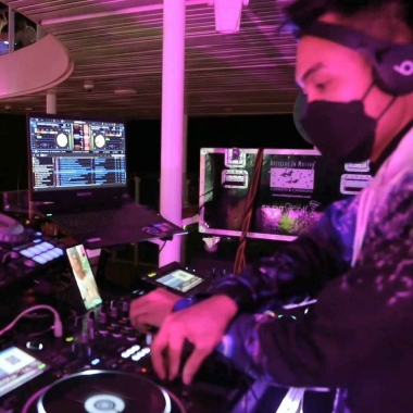 DJ-ELVER
