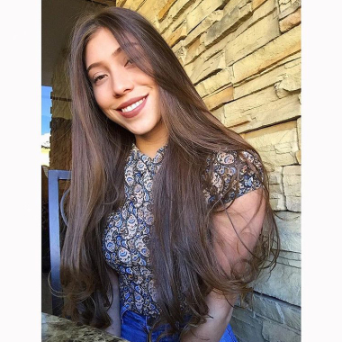 Valeria León
