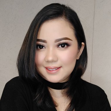 Nadia makeup