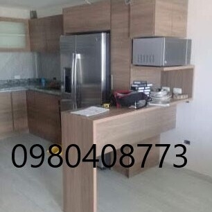 Muebles de madera sólida y otros