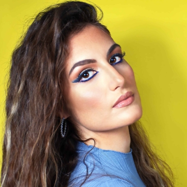 Make up artist Vivian